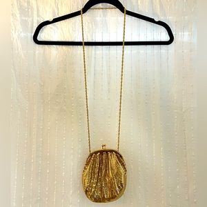 Vintage Atelier Munch Gold Metal Mesh Evening Purse